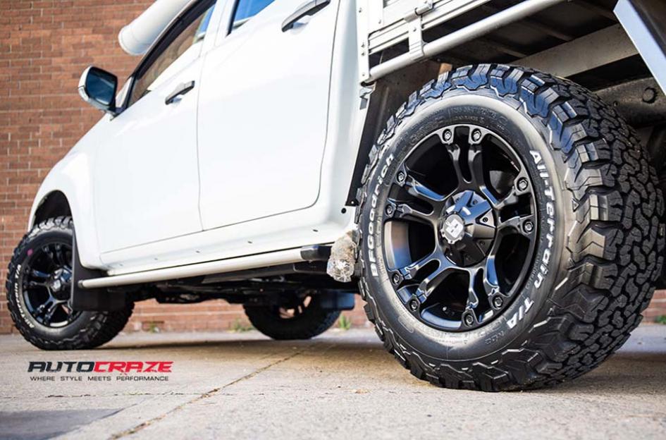 ISUZU DMAX BROOKLYN MATTE BLACK